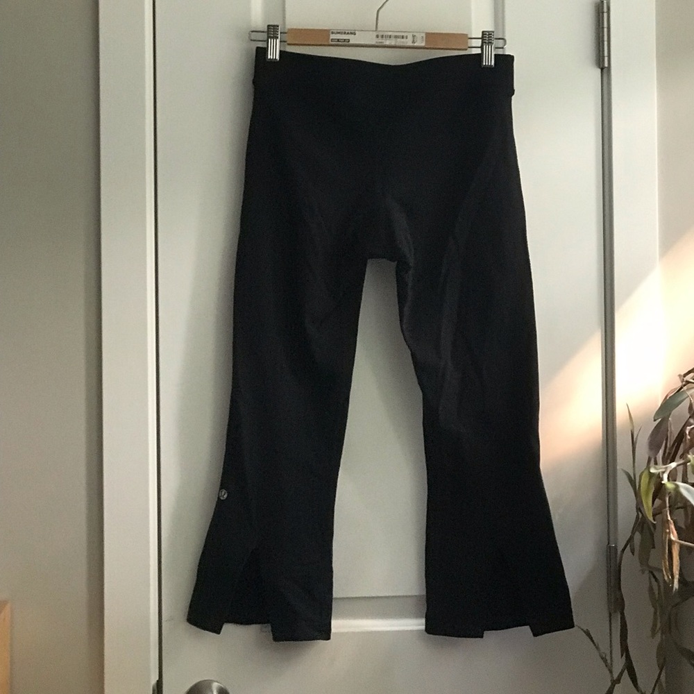 LULULEMON vintage flare crop capris size 8 black